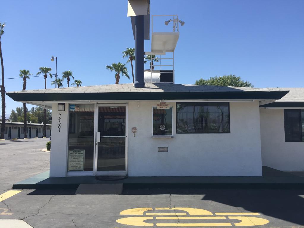 Indio Holiday Motel Exterior foto