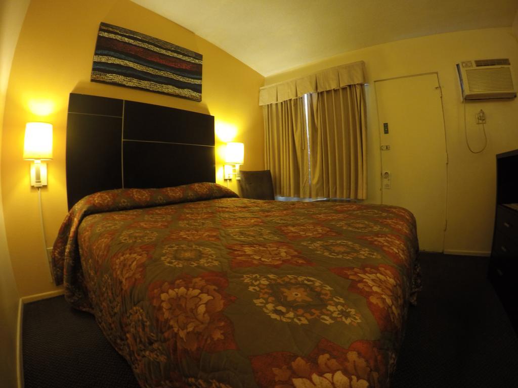 Indio Holiday Motel Exterior foto